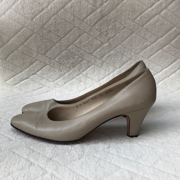 taupe colored women's shoes